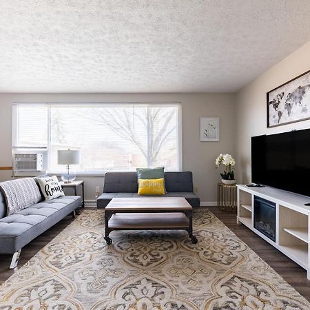 Georgetown Villas 3-2C Close To Cleveland Airport And Fairview Hospital Ideal For Long Stays! 페어뷰공원 외부 사진