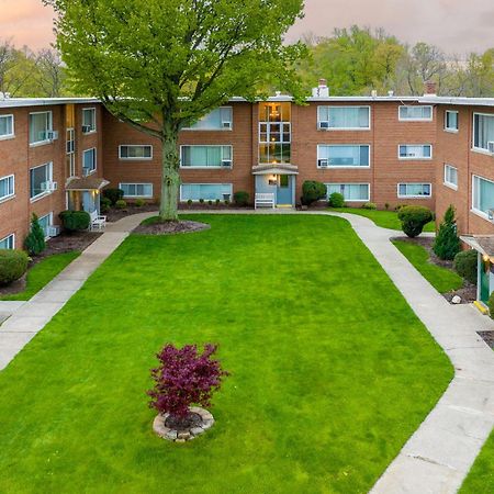 Georgetown Villas 3-2C Close To Cleveland Airport And Fairview Hospital Ideal For Long Stays! 페어뷰공원 외부 사진