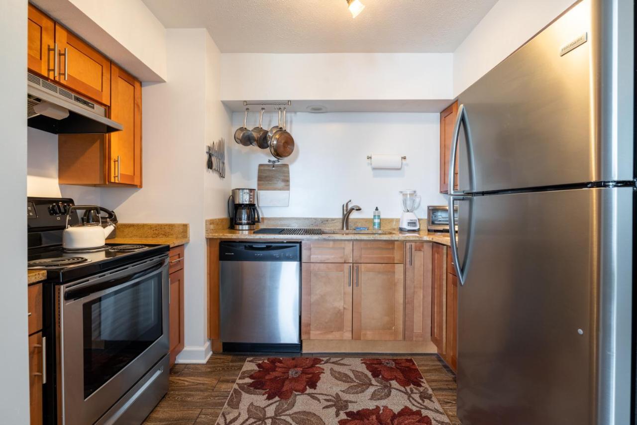 Georgetown Villas 3-2C Close To Cleveland Airport And Fairview Hospital Ideal For Long Stays! 페어뷰공원 외부 사진