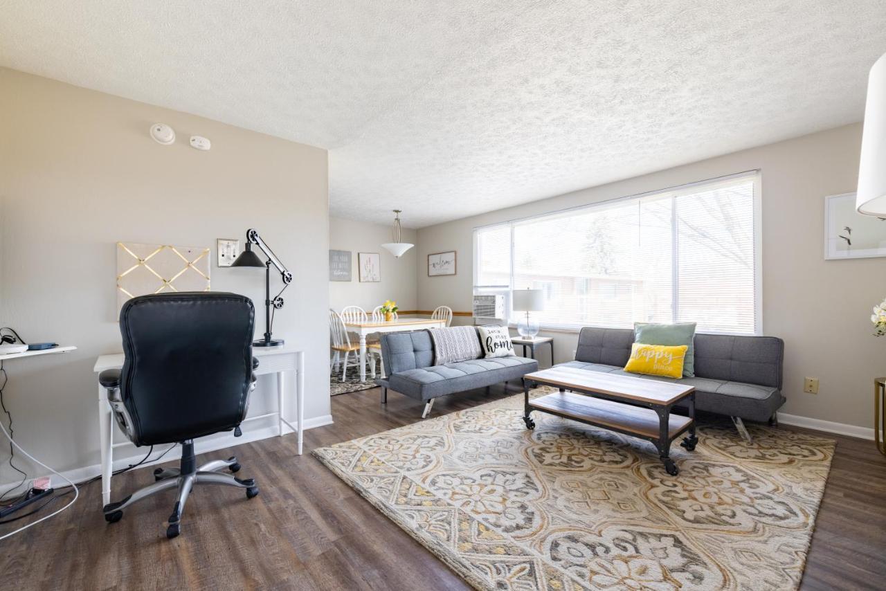 Georgetown Villas 3-2C Close To Cleveland Airport And Fairview Hospital Ideal For Long Stays! 페어뷰공원 외부 사진